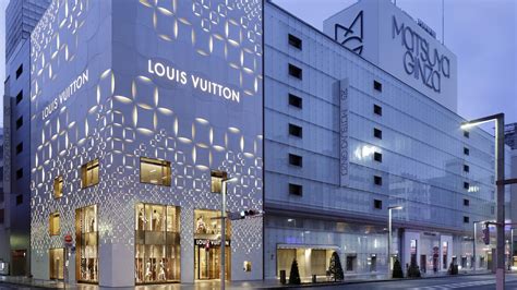 Find Louis Vuitton Stores in Japan .